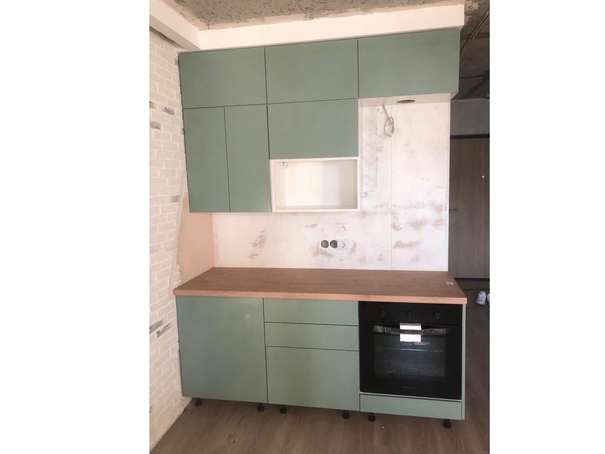 Маленькая зеленая кухня 182 см