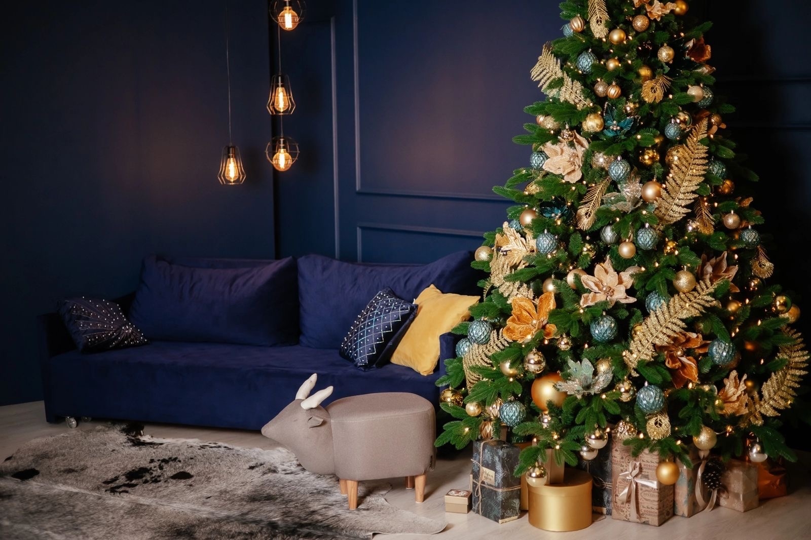 Мир искусственных ёлок